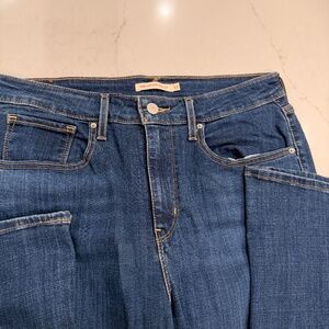 Levi’s Women’s 725 High Rise Bootcut Jeans – Size 31